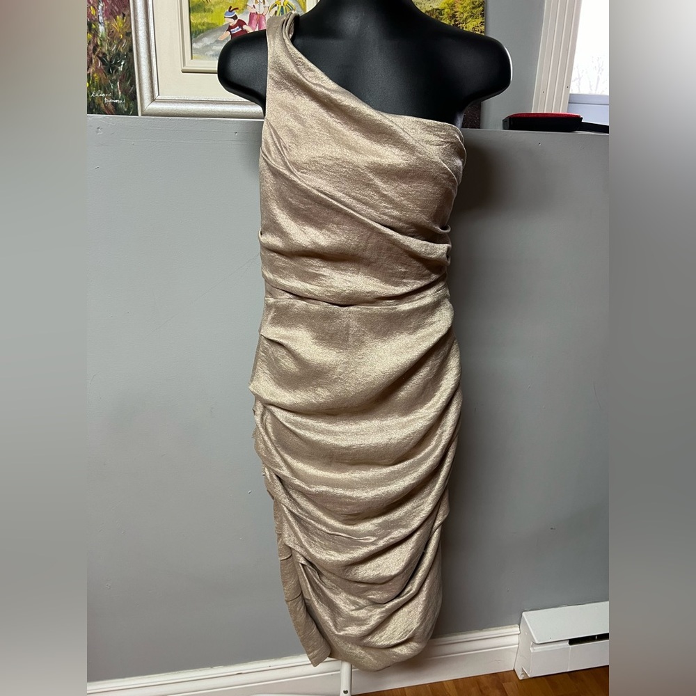 Chic dress Le Chateau